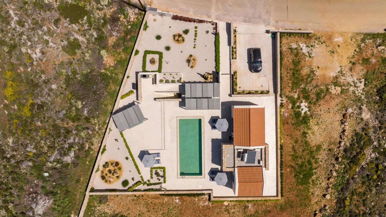 Villa Afeidia Tersanas Luaran gambar